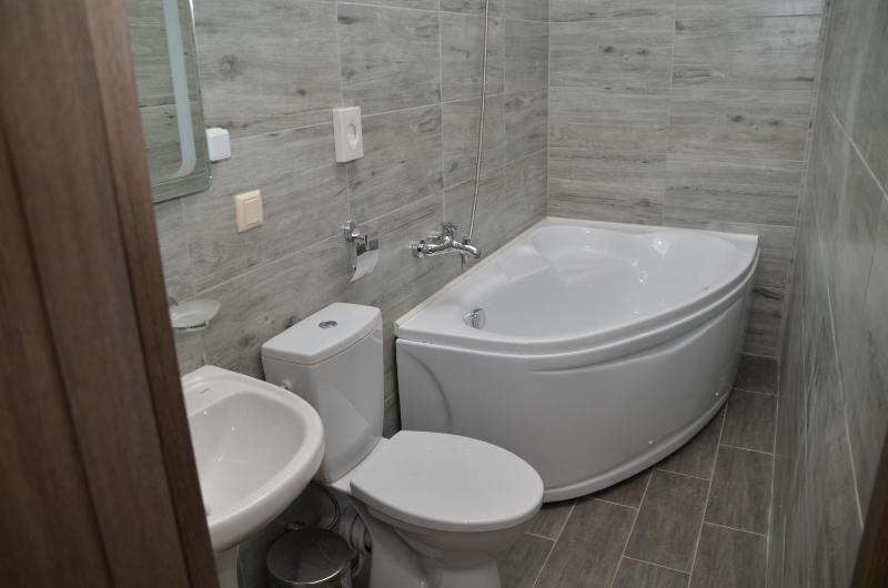 Standard Suite image 2