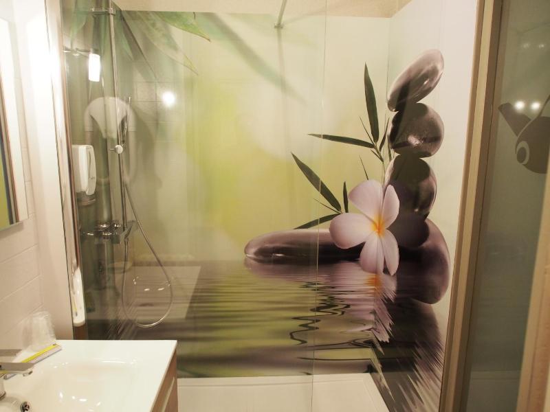 Standard Double Room image 3