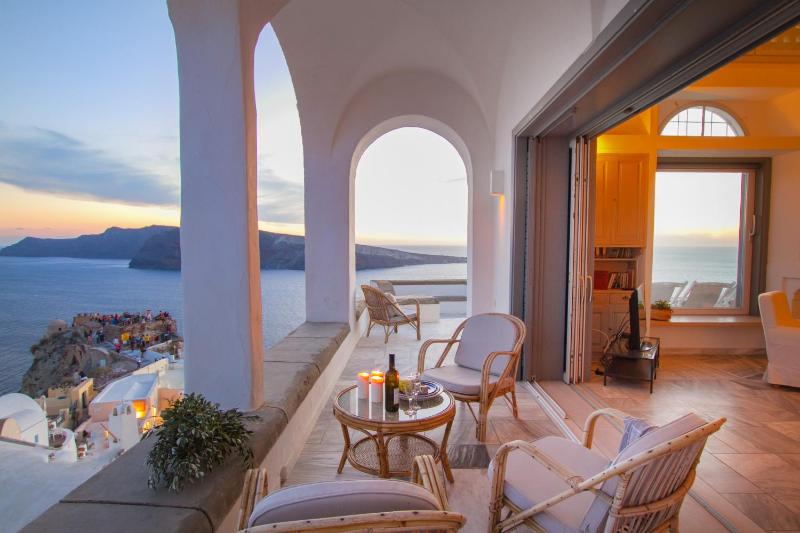 Beautiful Oia Villa - image 19