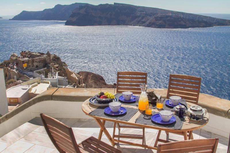Beautiful Oia Villa - image 20