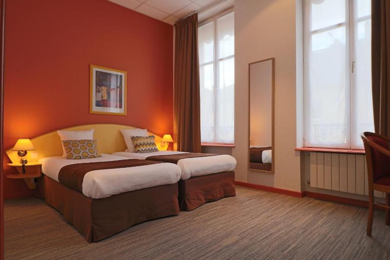 Twin Room image 1