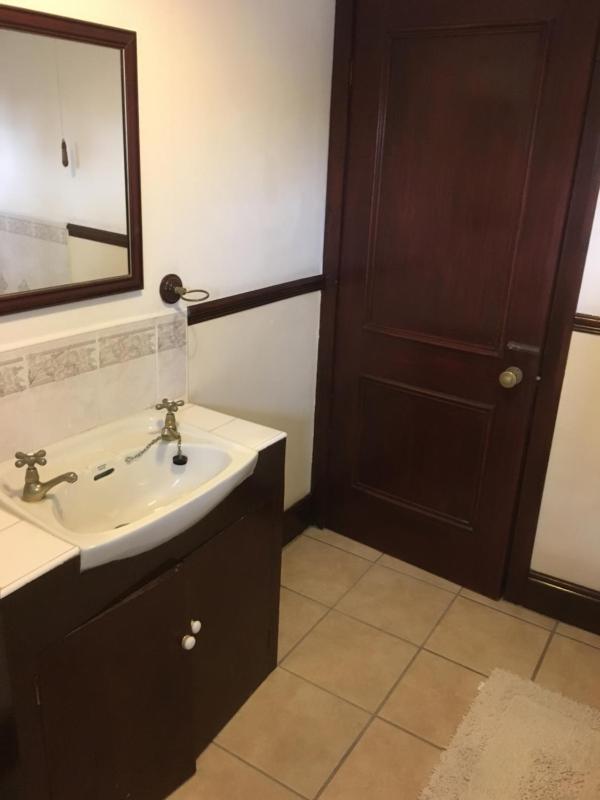 Single Room with Private External Bathroom image 4