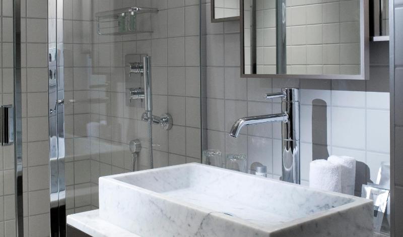 Comfort Twin Room image 3