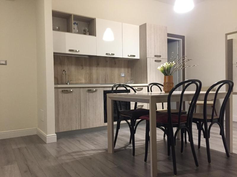 Poloni Apartment - image 1