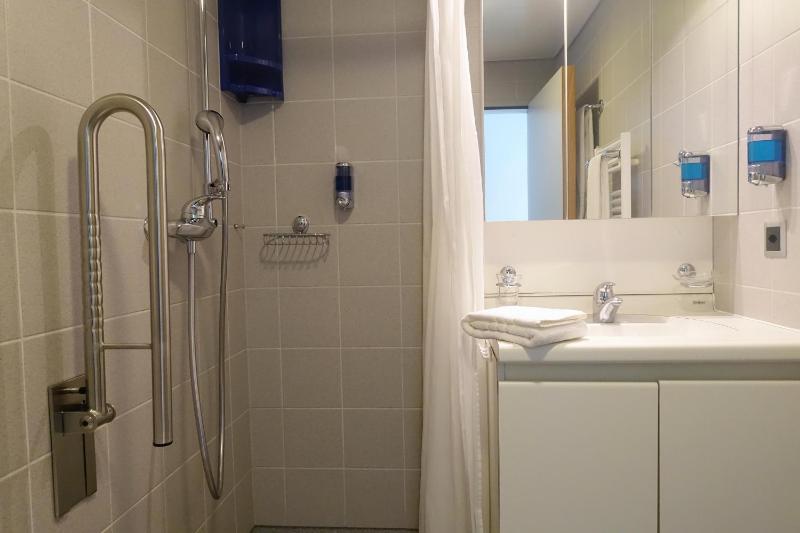 Double Room image 4