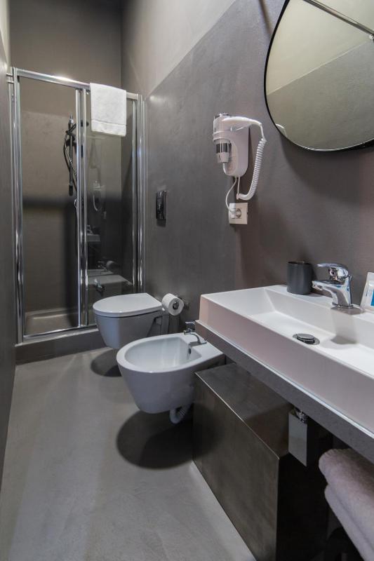 Double or Twin Room image 3