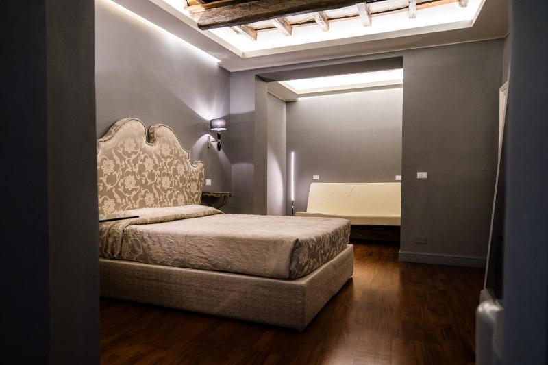 Quadruple Room image 4