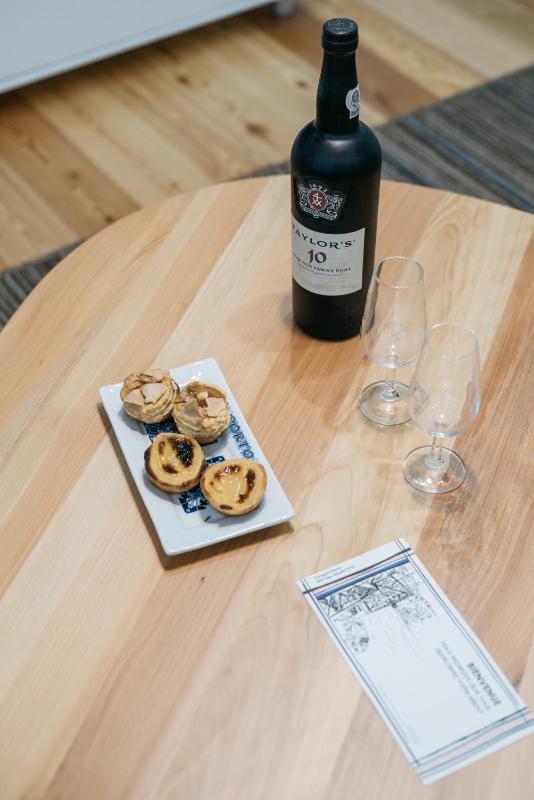 One-Bedroom Apartment image 1