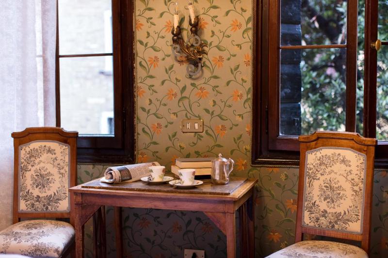 Superior Double Room with Garden View image 4