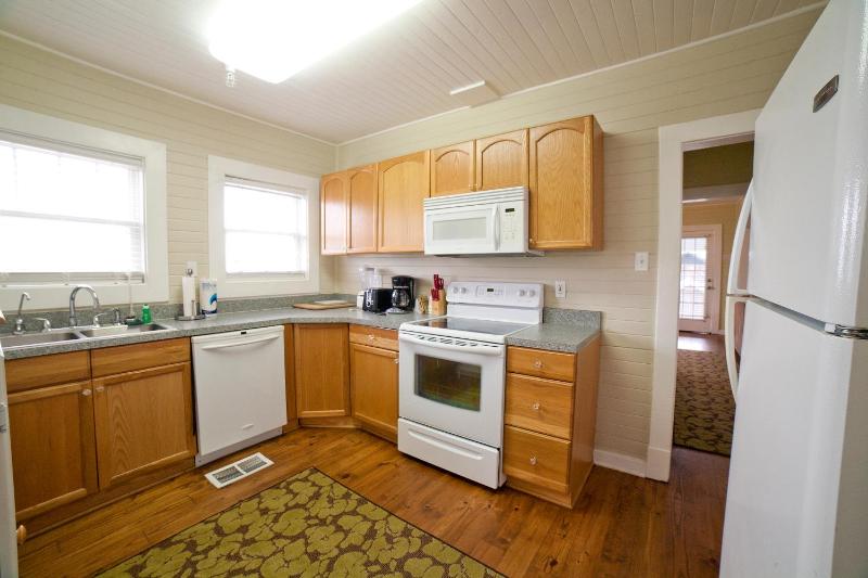 DeSoto Beach Terraces - image 12