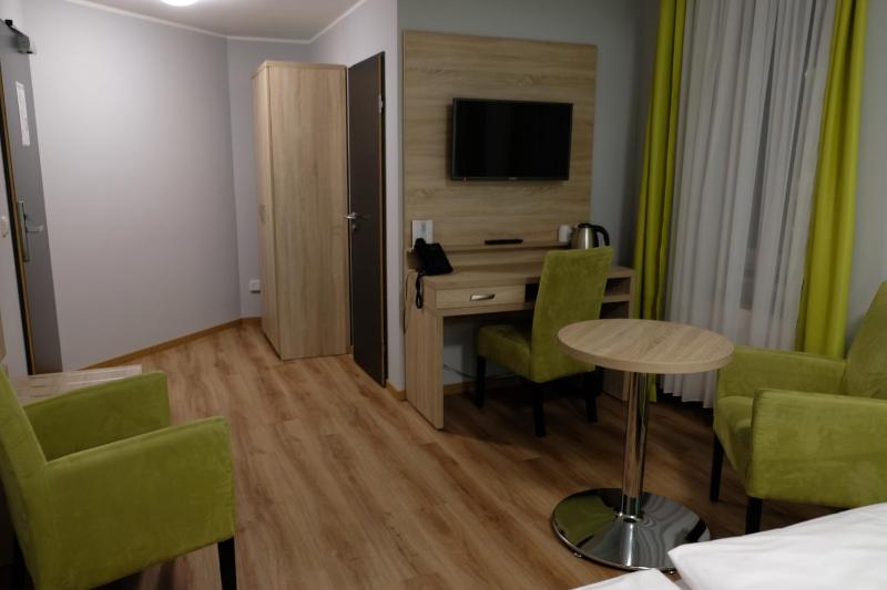 Superior Double Room with Courtyard View image 2