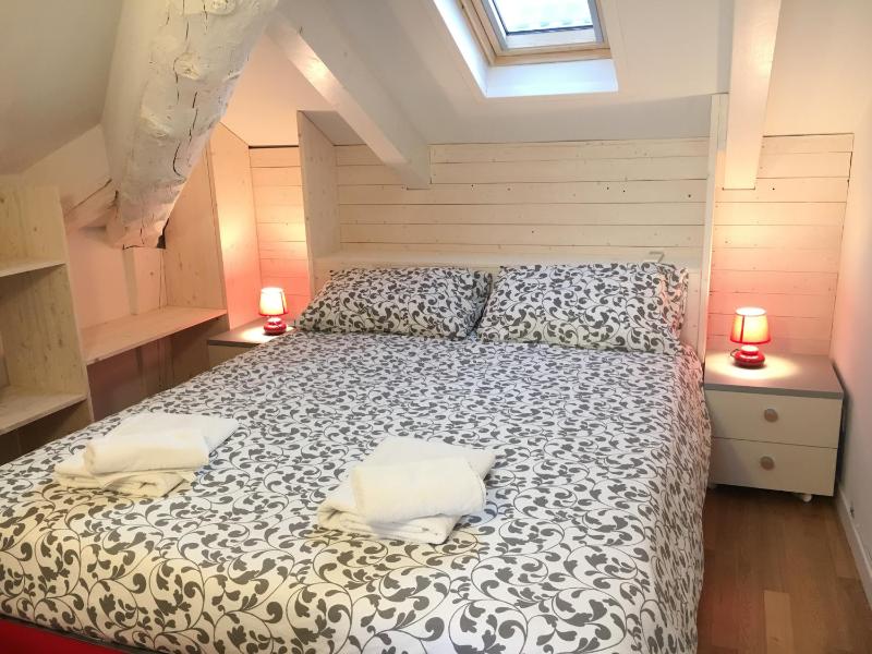 One-Bedroom Apartment image 2