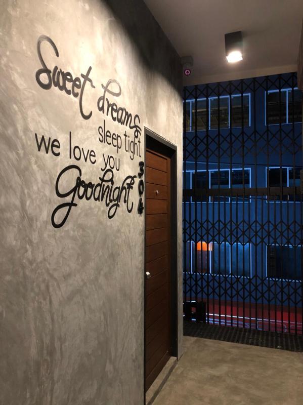 Blackjack Bar and Hostel - image 10