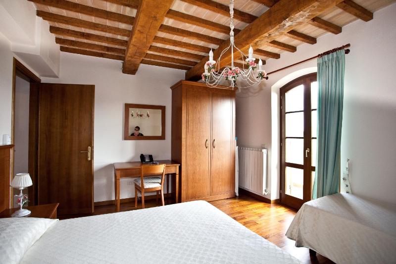 Family Apartment with Balcony image 4