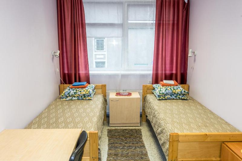 Twin Room with Shared Bathroom image 2