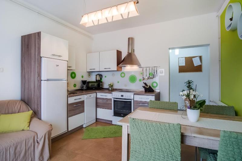 Apartment image 3