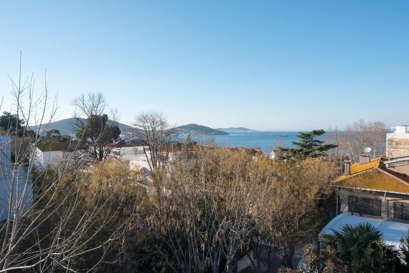 Deluxe Double Room with Sea View image 4