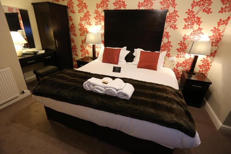 Double or Twin Room image 2