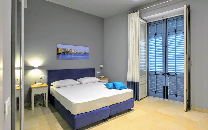 ZIBIBBO SUITES & ROOMS - Aparthotel in Centro Storico a Trapani - image 24