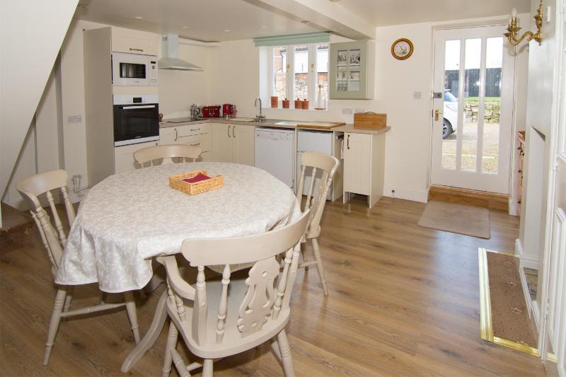 Two-Bedroom House image 3