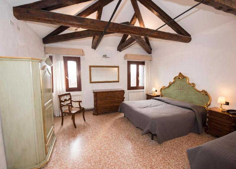 Quadruple Room image 1