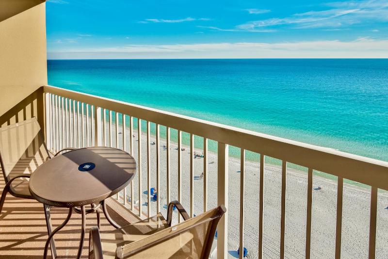 One-Bedroom Apartment with Sea View - 1710 image 2