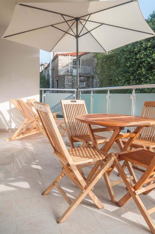 One-Bedroom Apartment with Terrace image 2