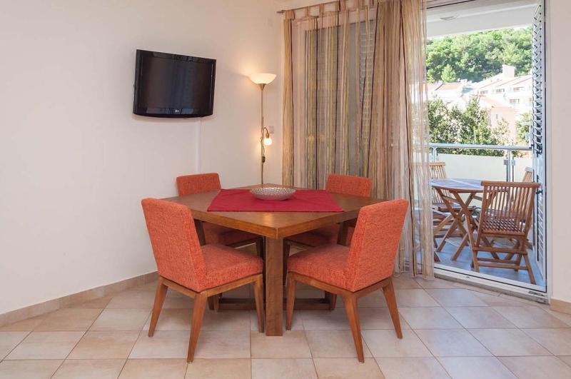 One-Bedroom Apartment with Sea View image 2