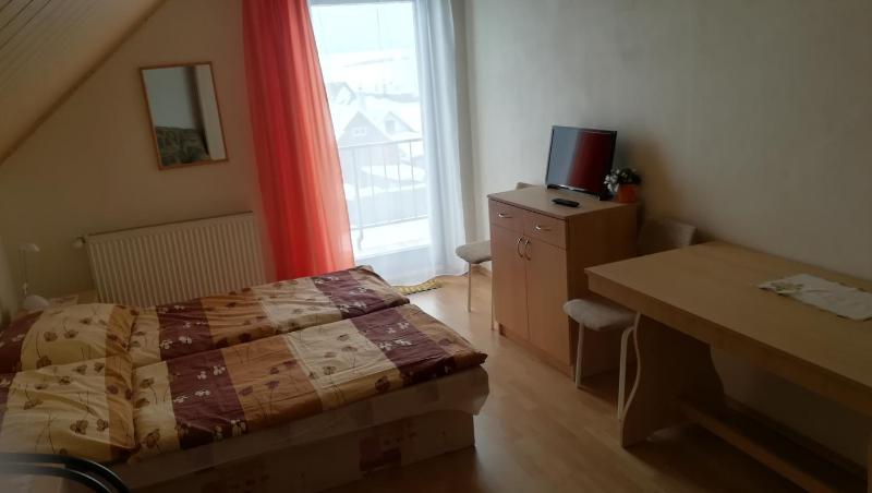 Double Room with Shared Kitchen image 2