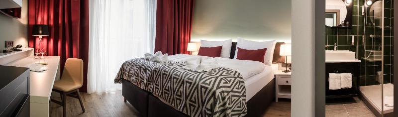 Double Room with Balcony image 1