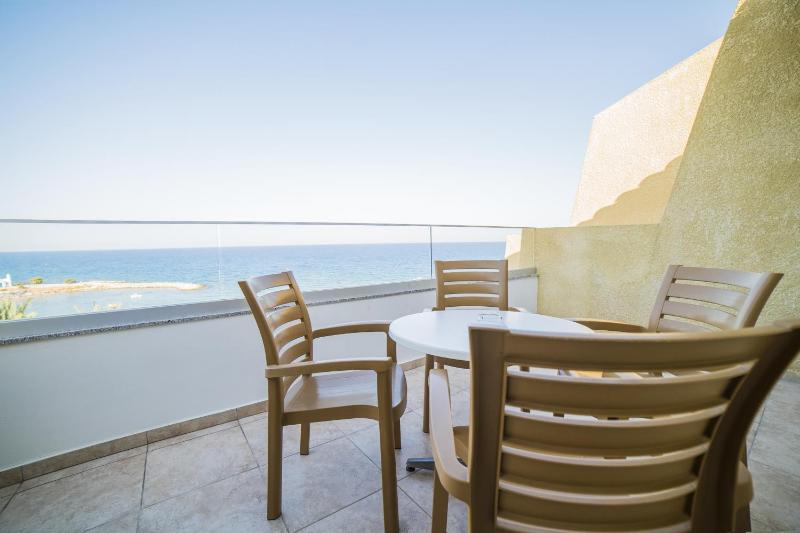 MyroAndrou Beach Hotel Apartments - image 7