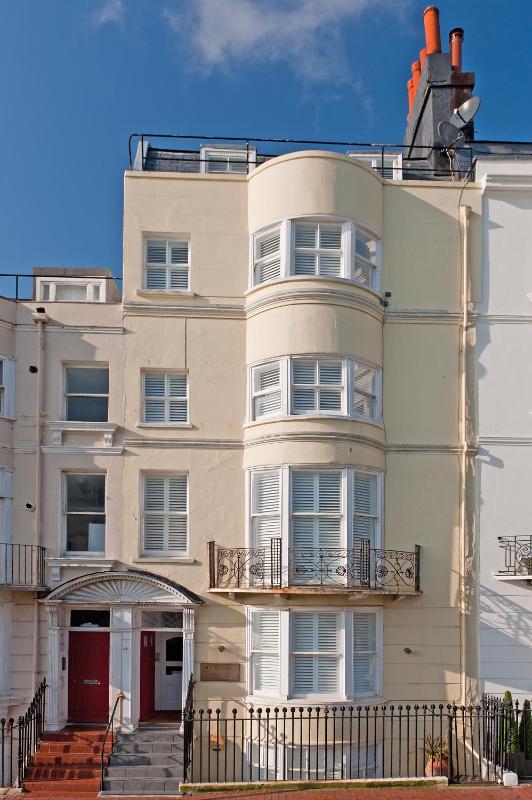 Hamptons Brighton - image 14