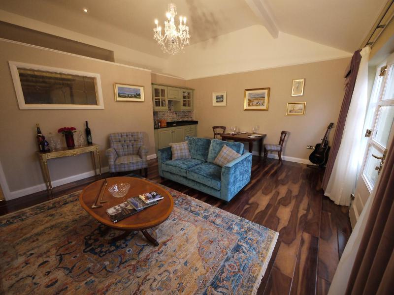 Deluxe Suite image 2