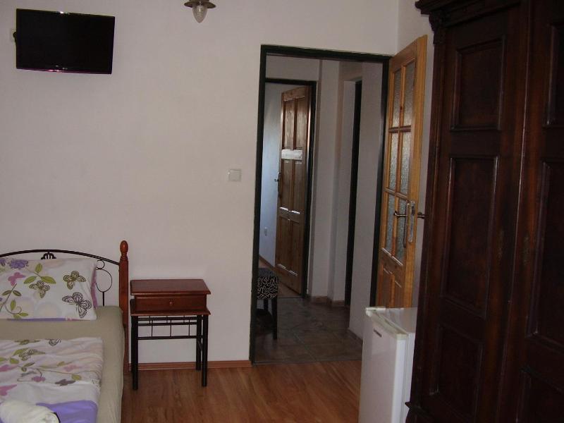 Quadruple Room with Private Bathroom image 3