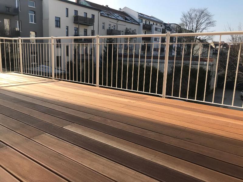 Deluxe Double Room with Balcony image 3