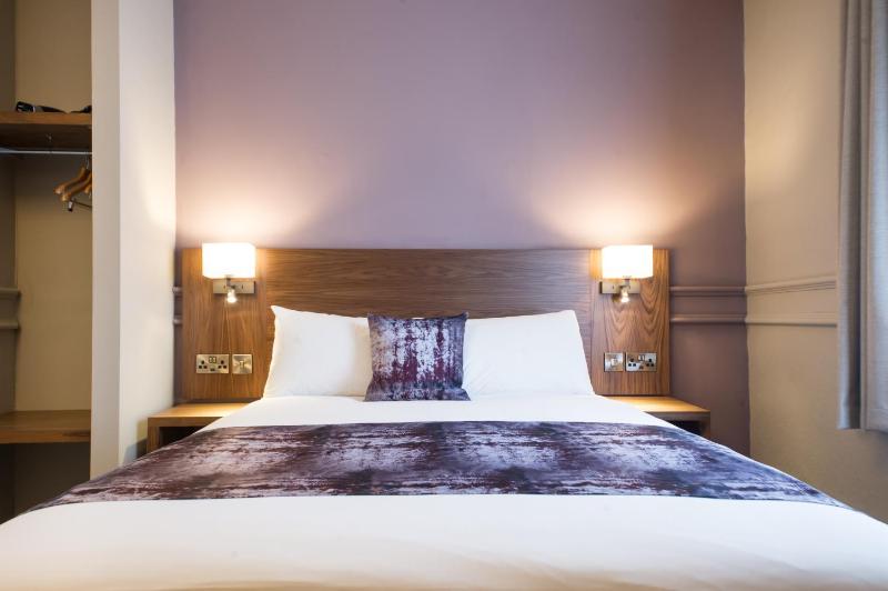 Double Room image 1