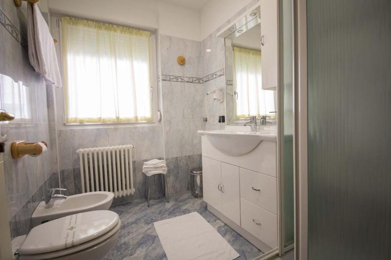 Quadruple Room with Balcony image 3