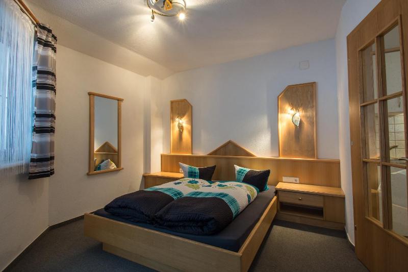 One-Bedroom Apartment image 3