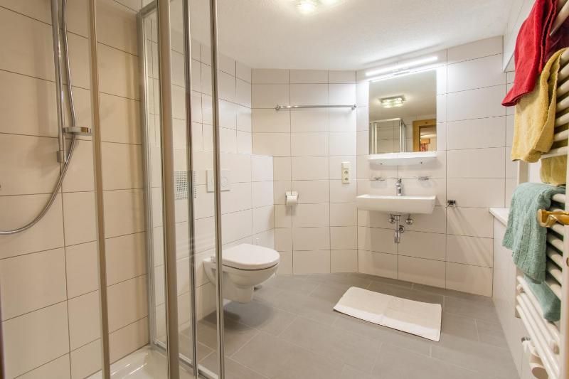 Three-Bedroom Apartment (8 Adults) image 2