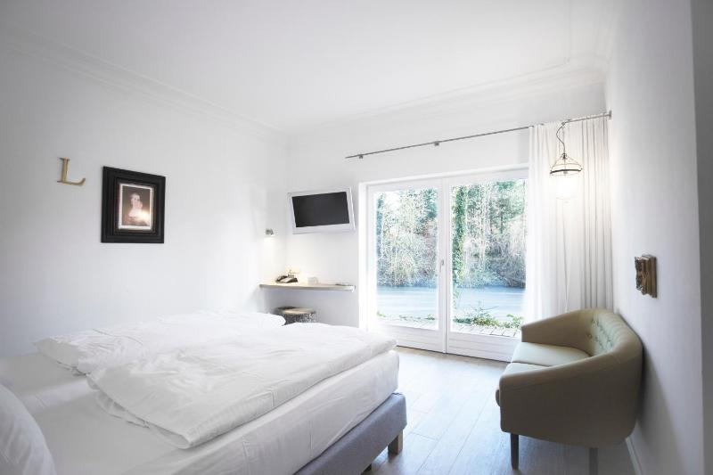 Superior Double Room image 4