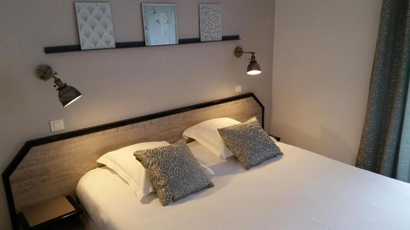 Double Room with Terrace image 2