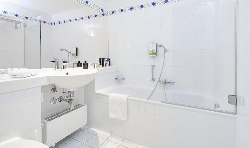 Business Double Room image 2