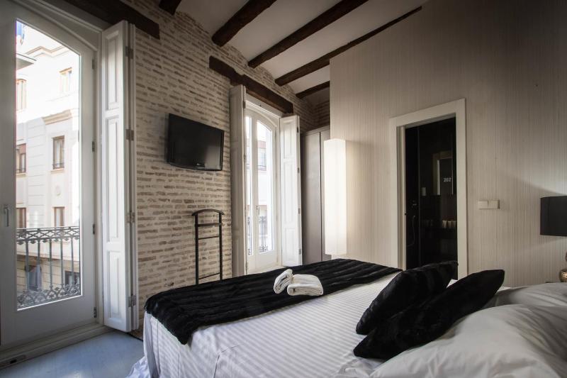 Cosy Rooms Embajador - image 15