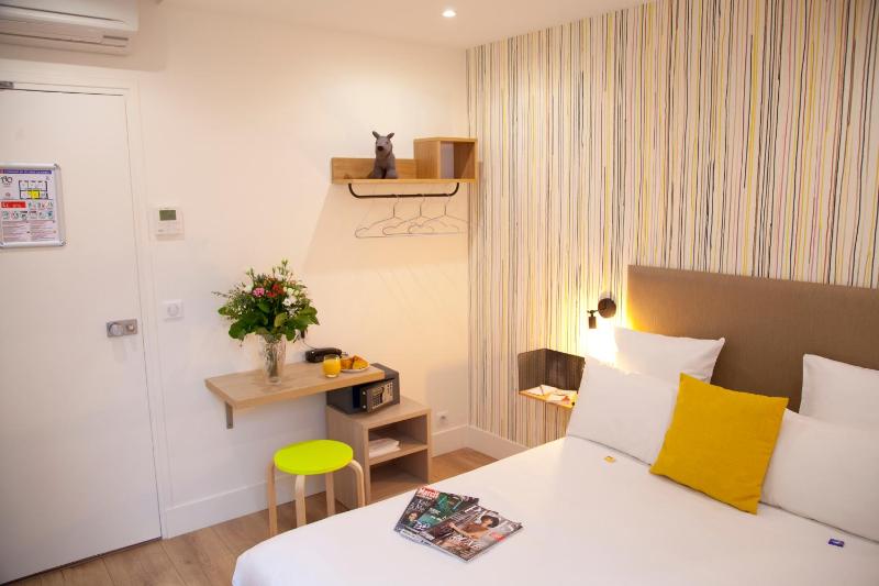 Double Room image 4