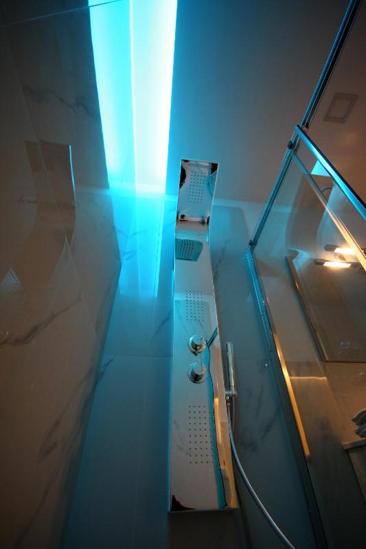 Deluxe Triple Room image 2