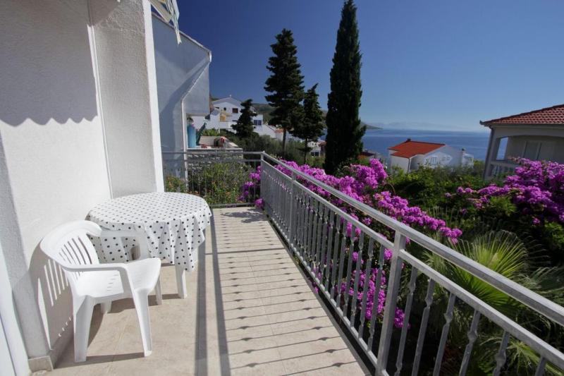 Apartment with Sea View image 3
