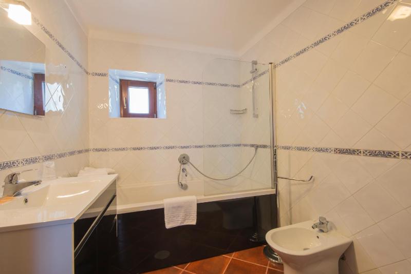 Triple Room image 2