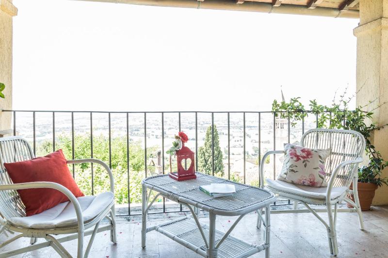 Superior Double Room with Balcony image 2