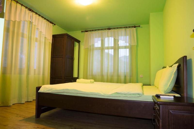 Comfort Triple Room with Shower image 1