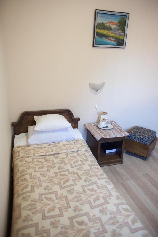 Standard Single Room image 3